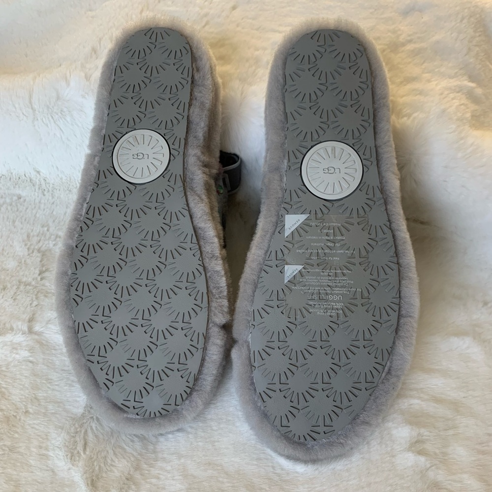 UGG SLIDE SLIPPERS - Picture 7 of 7